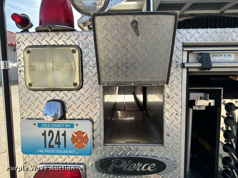 image for item EH6552 1996 Pierce Quint fire truck