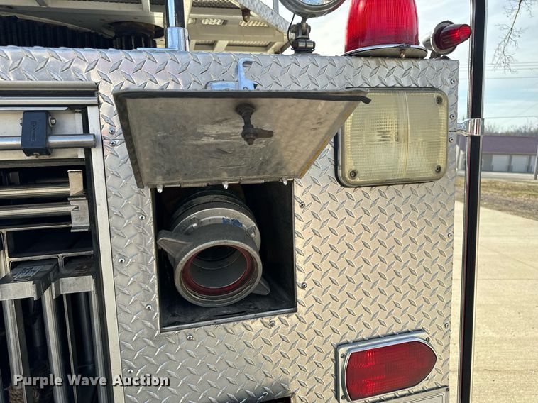 image for item EH6552 1996 Pierce Quint fire truck