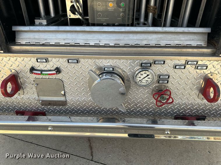 image for item EH6552 1996 Pierce Quint fire truck