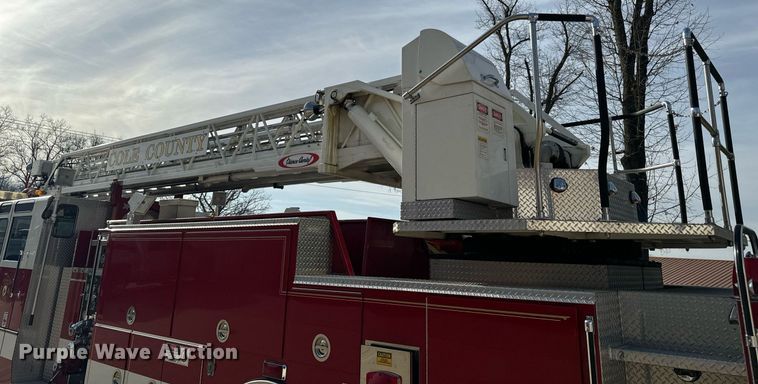 image for item EH6552 1996 Pierce Quint fire truck