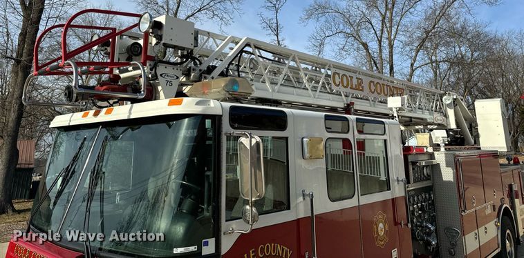 image for item EH6552 1996 Pierce Quint fire truck