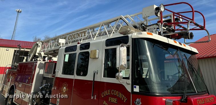 image for item EH6552 1996 Pierce Quint fire truck