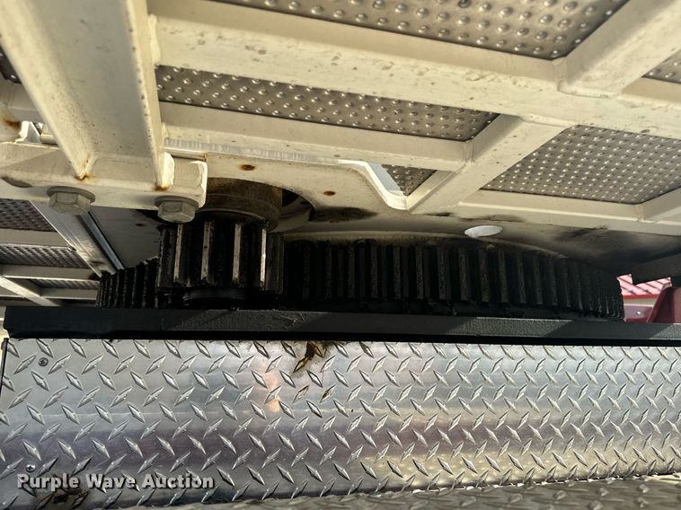 image for item EH6552 1996 Pierce Quint fire truck