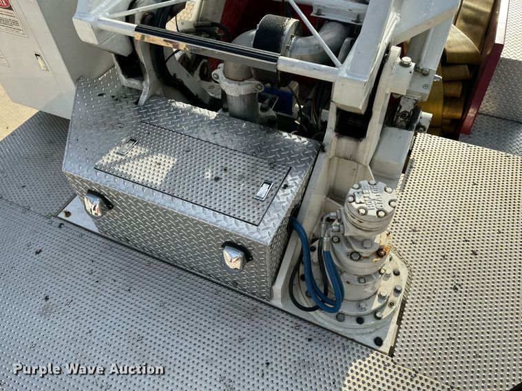 image for item EH6552 1996 Pierce Quint fire truck