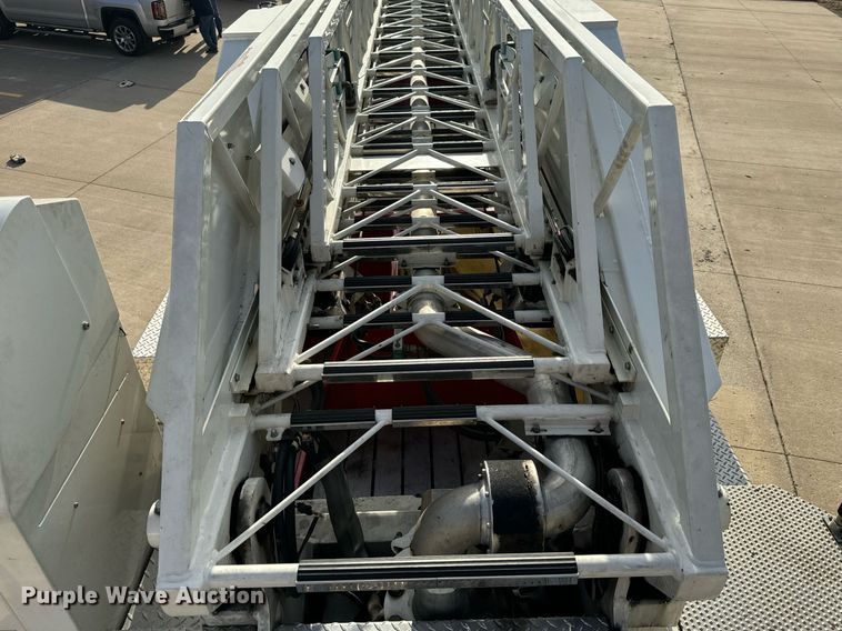 image for item EH6552 1996 Pierce Quint fire truck