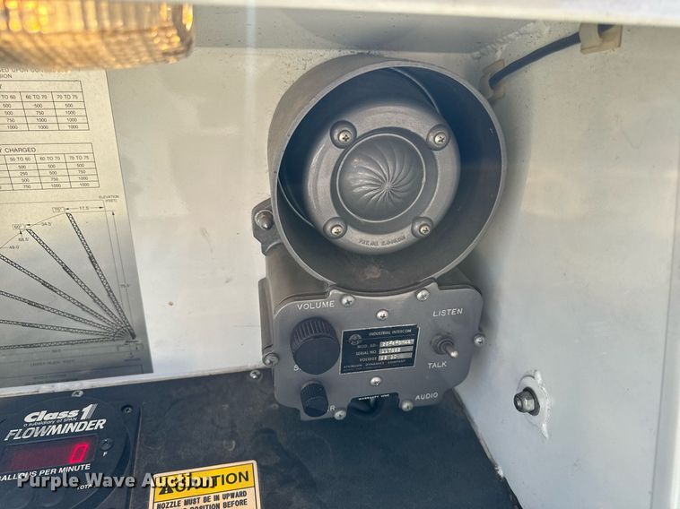 image for item EH6552 1996 Pierce Quint fire truck