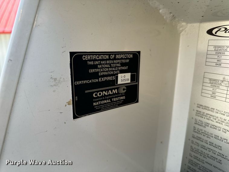 image for item EH6552 1996 Pierce Quint fire truck