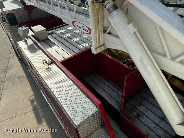 image for item EH6552 1996 Pierce Quint fire truck