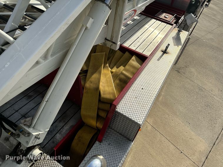 image for item EH6552 1996 Pierce Quint fire truck