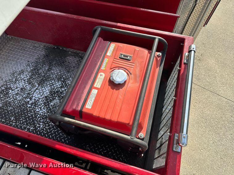 image for item EH6552 1996 Pierce Quint fire truck