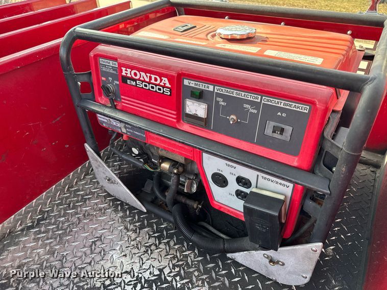 image for item EH6552 1996 Pierce Quint fire truck