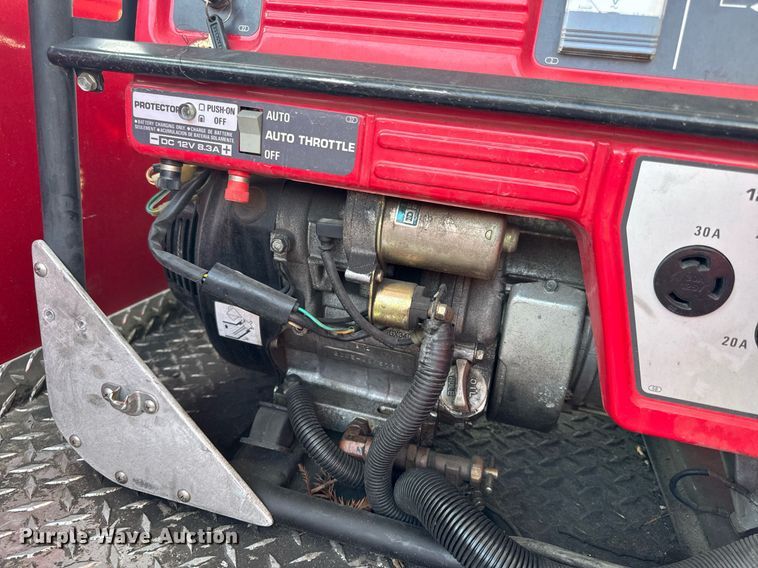 image for item EH6552 1996 Pierce Quint fire truck