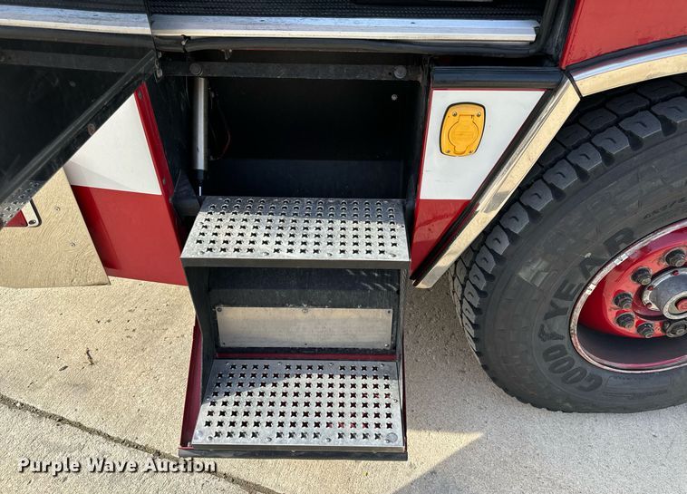 image for item EH6552 1996 Pierce Quint fire truck