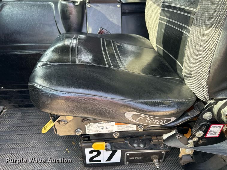 image for item EH6552 1996 Pierce Quint fire truck