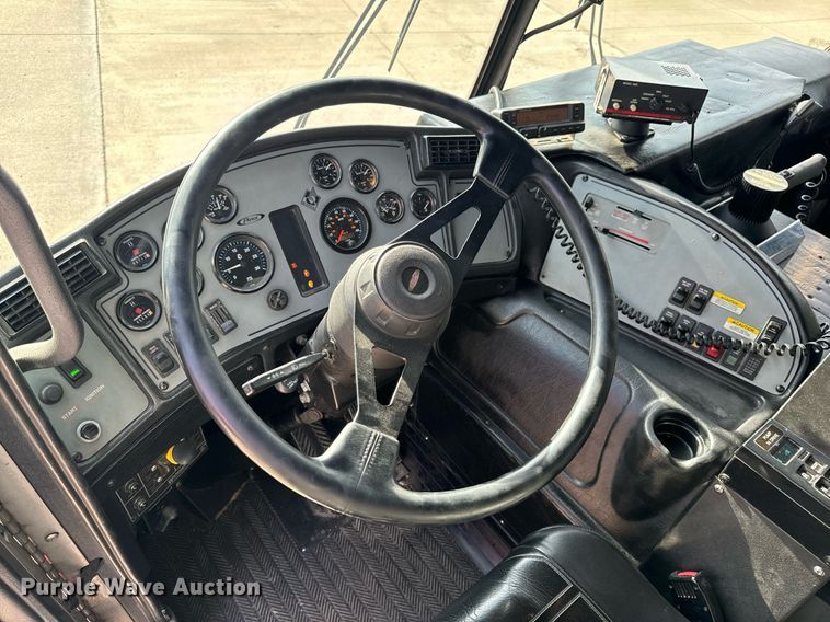 image for item EH6552 1996 Pierce Quint fire truck