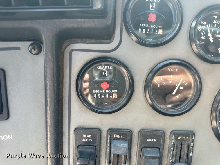 image for item EH6552 1996 Pierce Quint fire truck