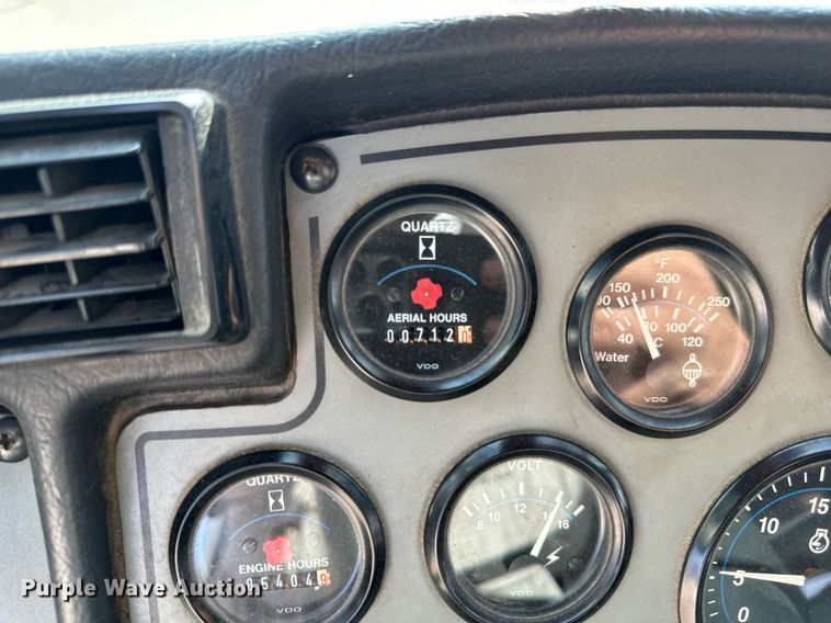 image for item EH6552 1996 Pierce Quint fire truck