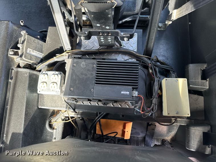 image for item EH6552 1996 Pierce Quint fire truck