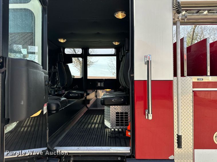 image for item EH6552 1996 Pierce Quint fire truck