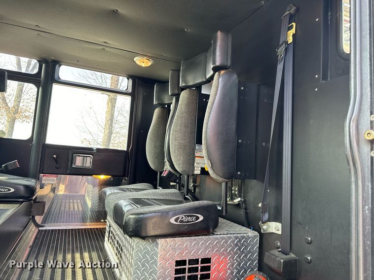 image for item EH6552 1996 Pierce Quint fire truck