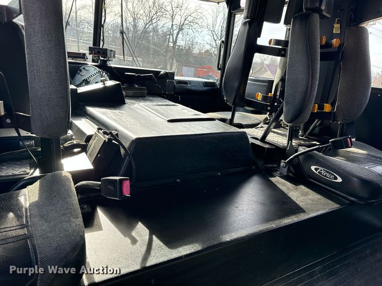 image for item EH6552 1996 Pierce Quint fire truck