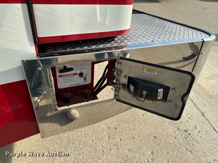 image for item EH6552 1996 Pierce Quint fire truck