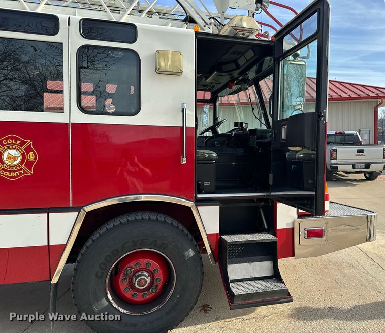 image for item EH6552 1996 Pierce Quint fire truck