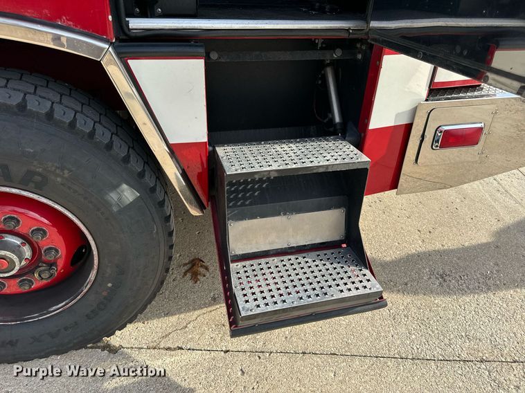 image for item EH6552 1996 Pierce Quint fire truck