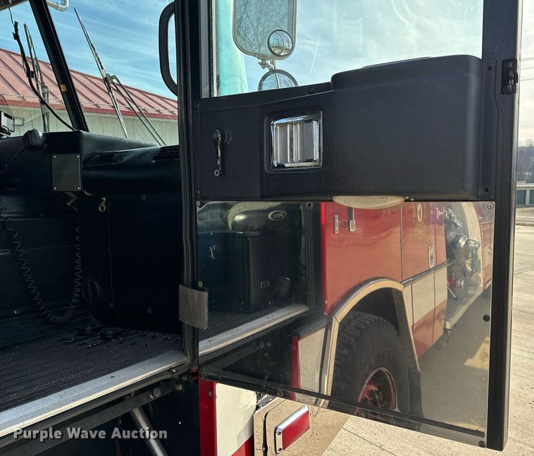 image for item EH6552 1996 Pierce Quint fire truck