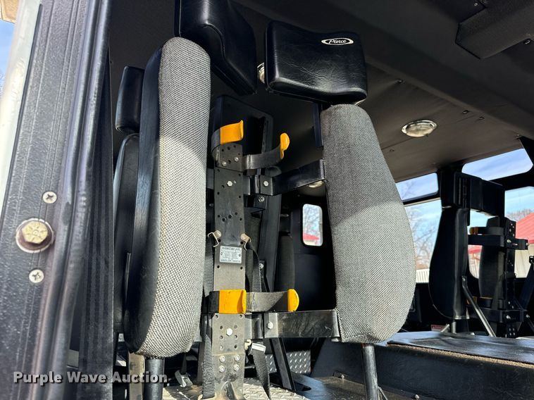 image for item EH6552 1996 Pierce Quint fire truck