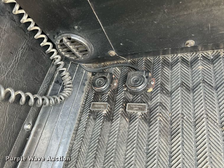 image for item EH6552 1996 Pierce Quint fire truck