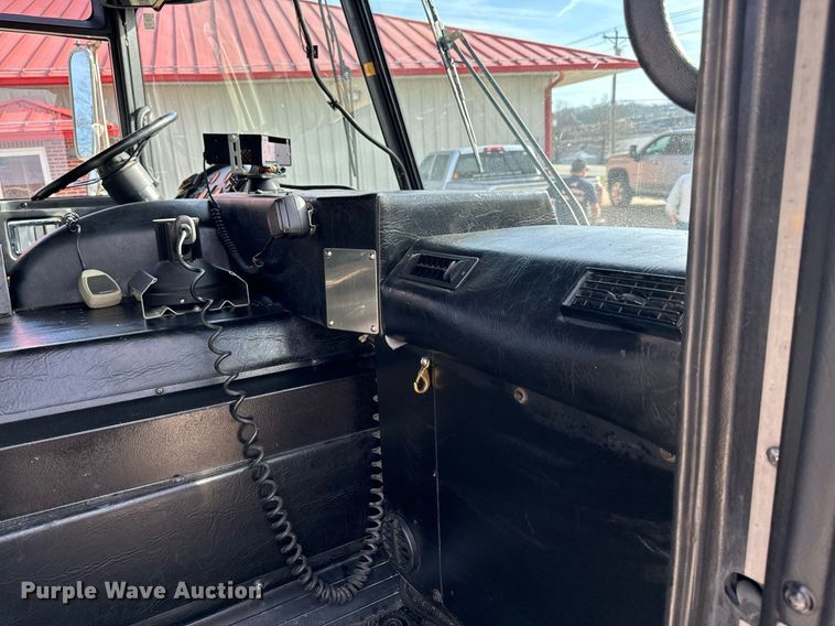 image for item EH6552 1996 Pierce Quint fire truck