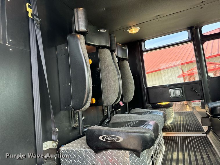 image for item EH6552 1996 Pierce Quint fire truck