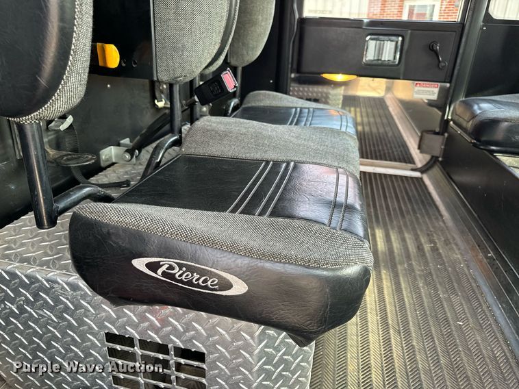 image for item EH6552 1996 Pierce Quint fire truck