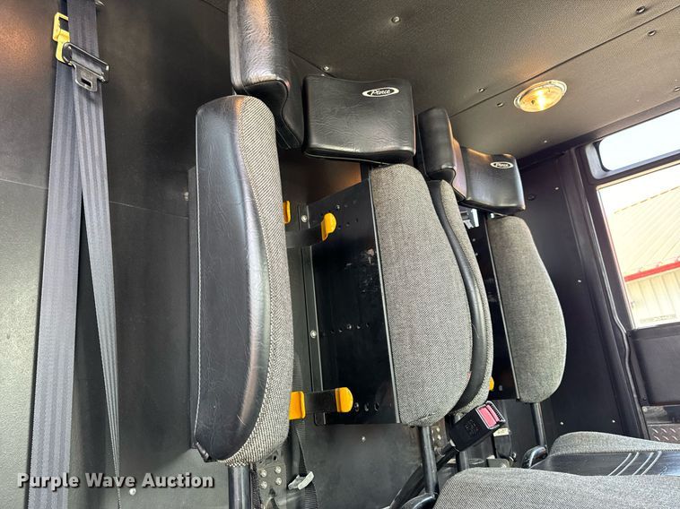 image for item EH6552 1996 Pierce Quint fire truck