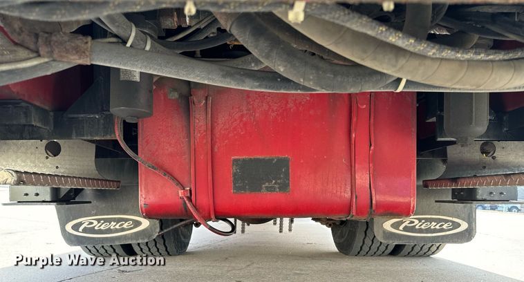 image for item EH6552 1996 Pierce Quint fire truck