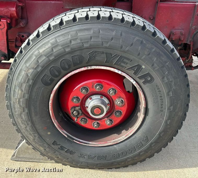 image for item EH6552 1996 Pierce Quint fire truck