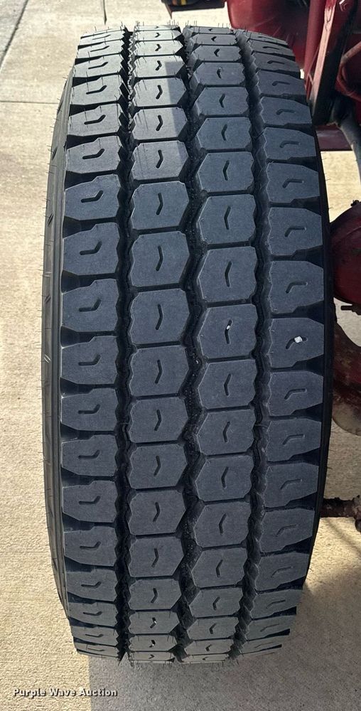 image for item EH6552 1996 Pierce Quint fire truck