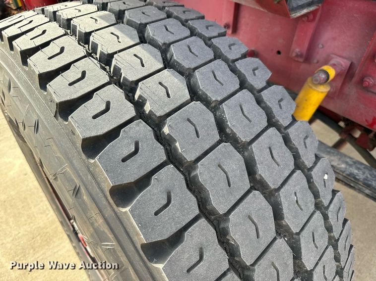 image for item EH6552 1996 Pierce Quint fire truck