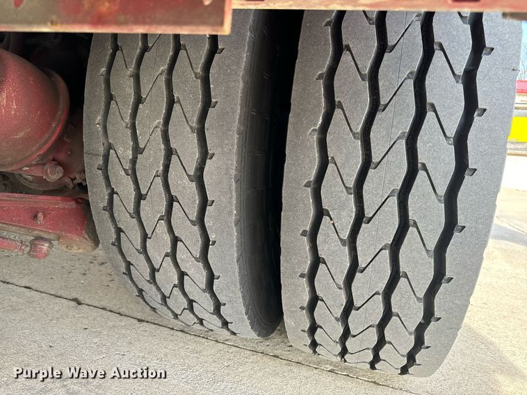 image for item EH6552 1996 Pierce Quint fire truck