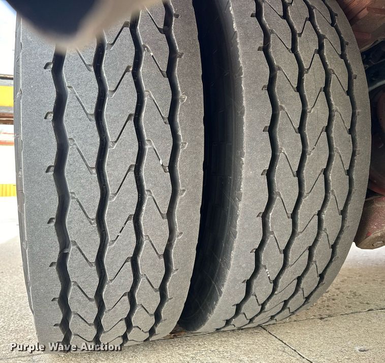 image for item EH6552 1996 Pierce Quint fire truck