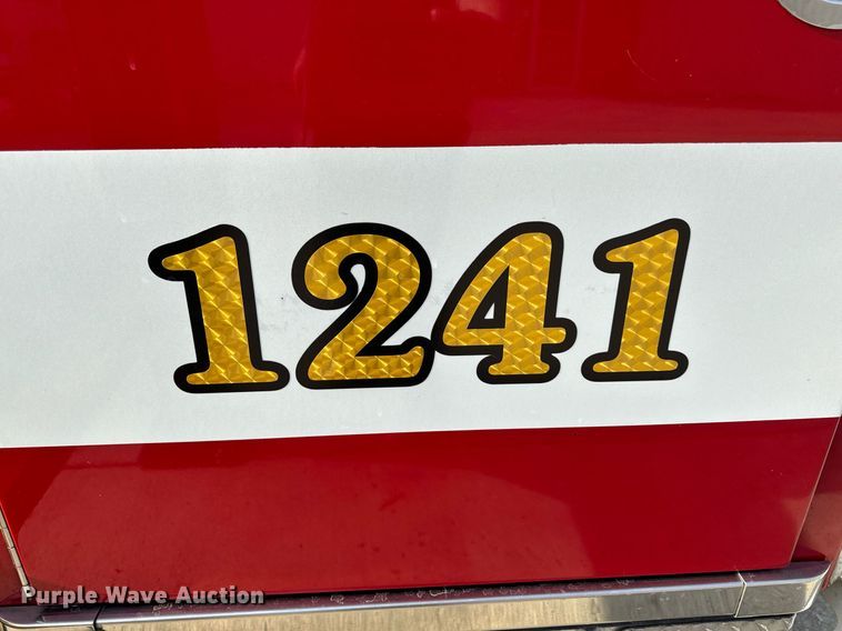 image for item EH6552 1996 Pierce Quint fire truck
