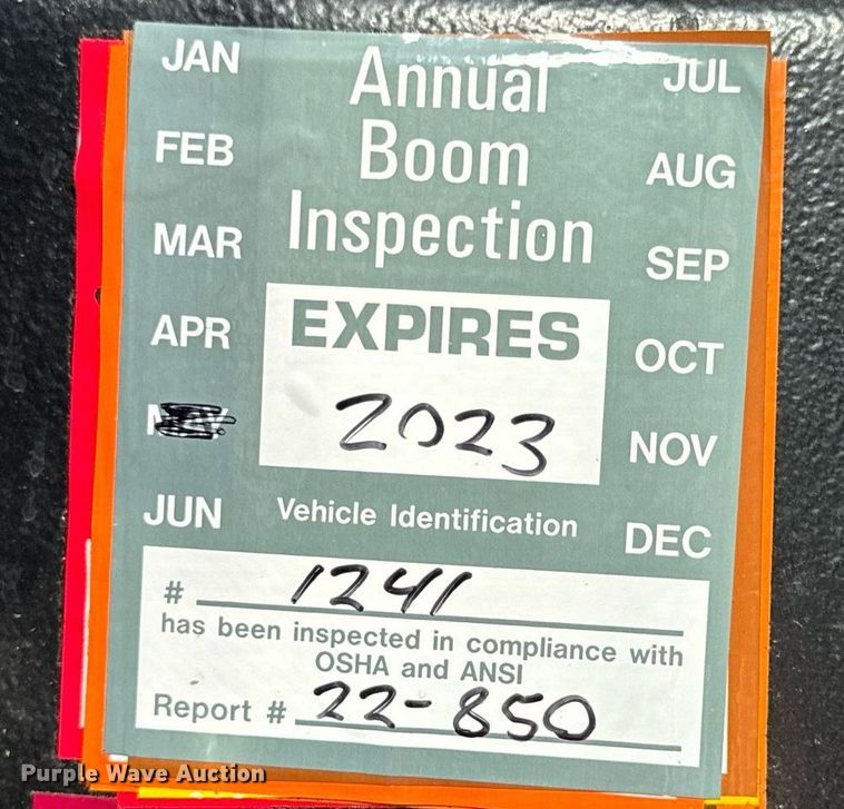 image for item EH6552 1996 Pierce Quint fire truck