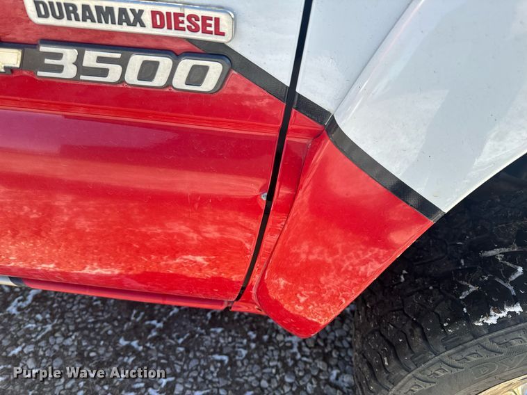 image for item EH6555 2005 Chevrolet Silverado 3500 ambulance