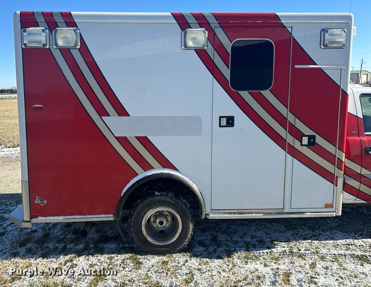 image for item EH6555 2005 Chevrolet Silverado 3500 ambulance