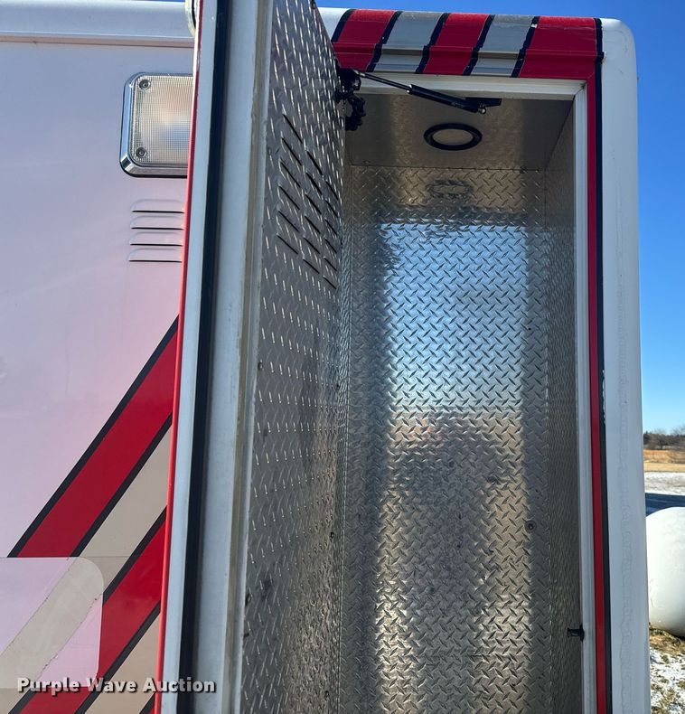 image for item EH6555 2005 Chevrolet Silverado 3500 ambulance