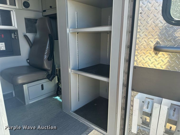 image for item EH6555 2005 Chevrolet Silverado 3500 ambulance