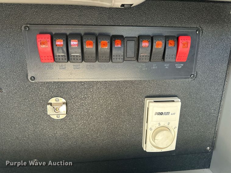 image for item EH6555 2005 Chevrolet Silverado 3500 ambulance