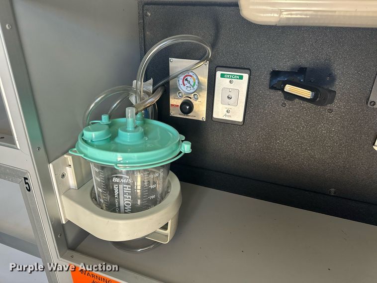 image for item EH6555 2005 Chevrolet Silverado 3500 ambulance