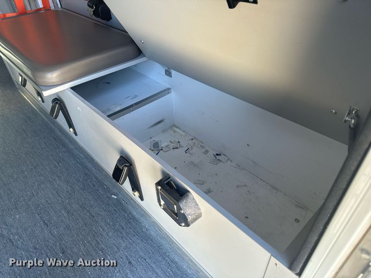 image for item EH6555 2005 Chevrolet Silverado 3500 ambulance